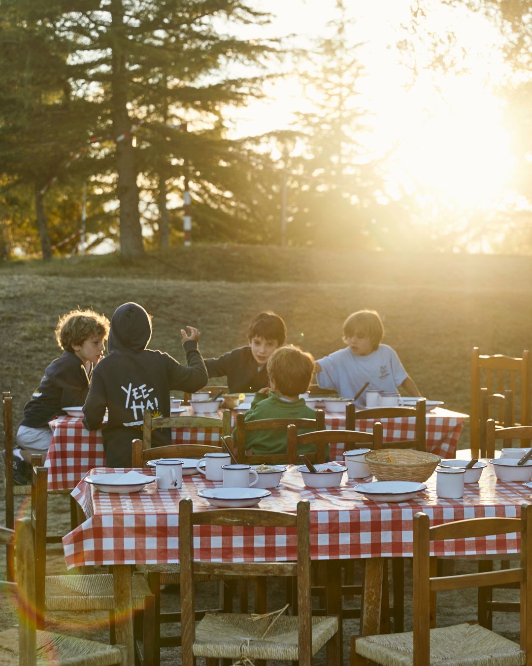 cena-campamento-amigos